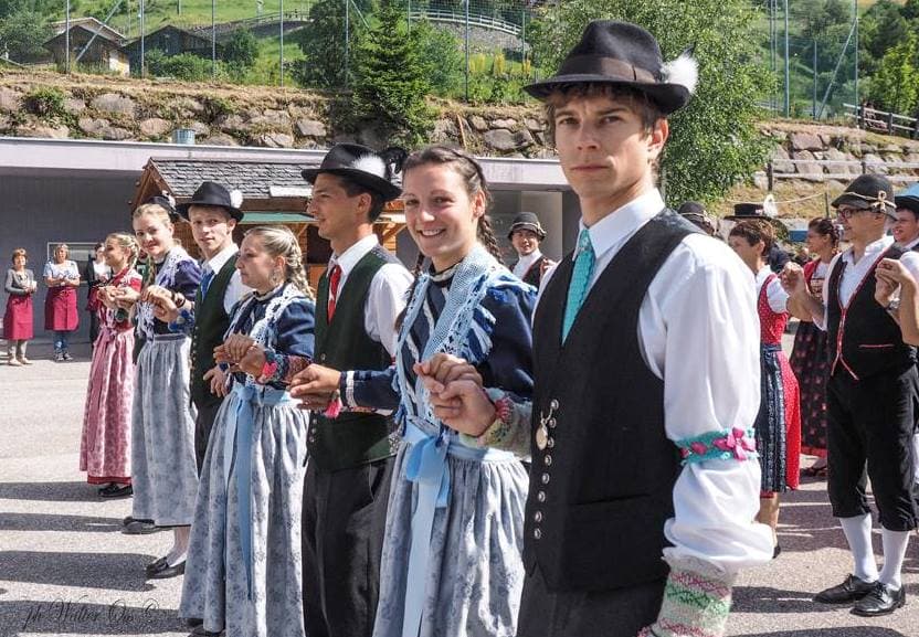 Gruppo Folk Palaearlearmusikanten